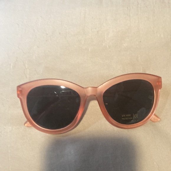 UV 400 protection - Picture 9 of 13